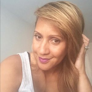 Meet your Posher, Leslia